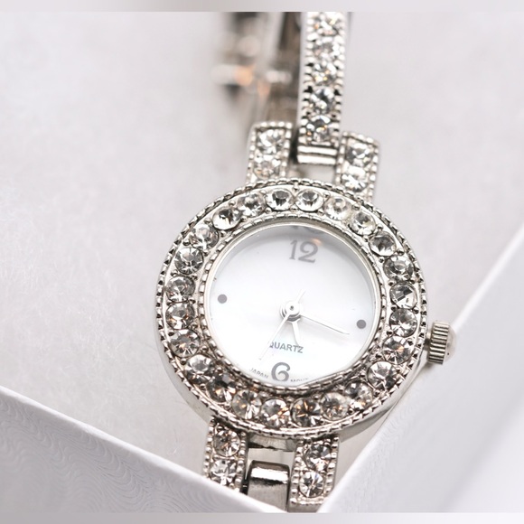 Vintage Rhinestone Bracelet Watch | Japan MOVT Quartz | New Battery - Picture 1 of 10